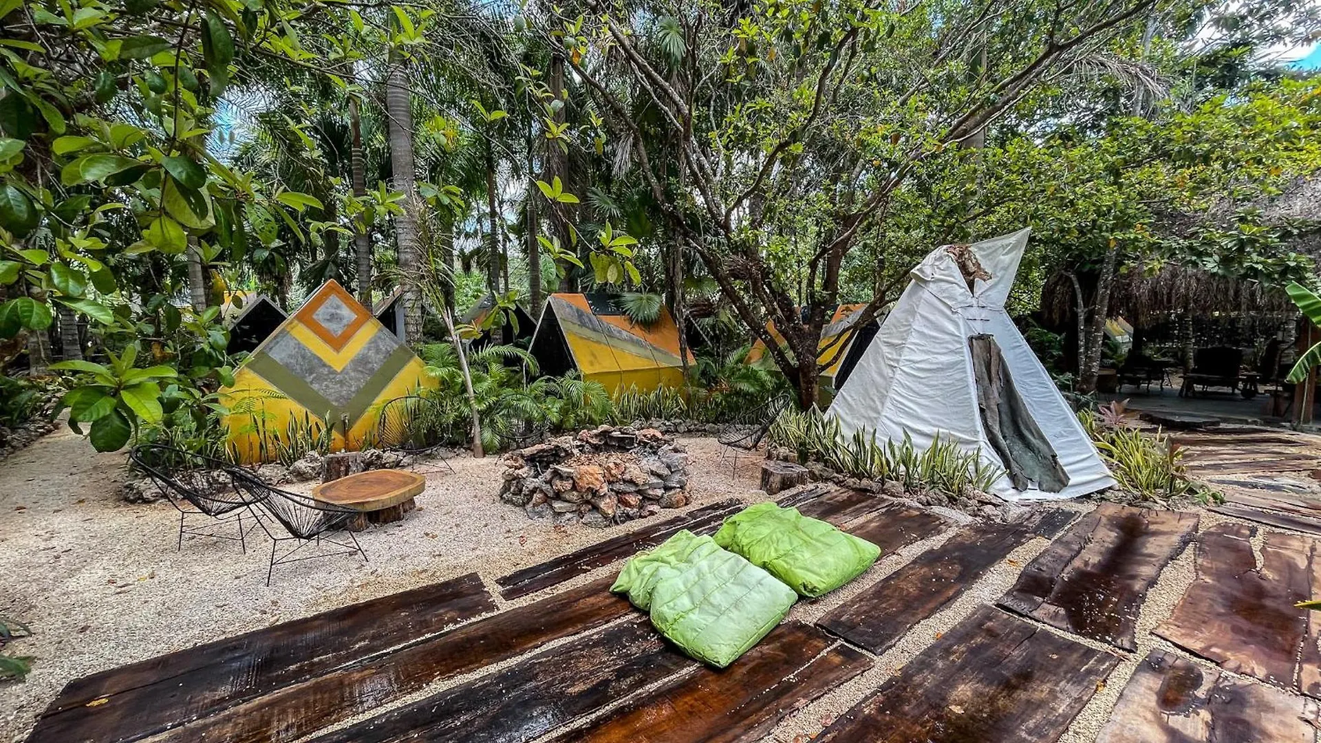 Hotel Bufo Alvarius Sanctuary Bacalar Buenavista  Mexico